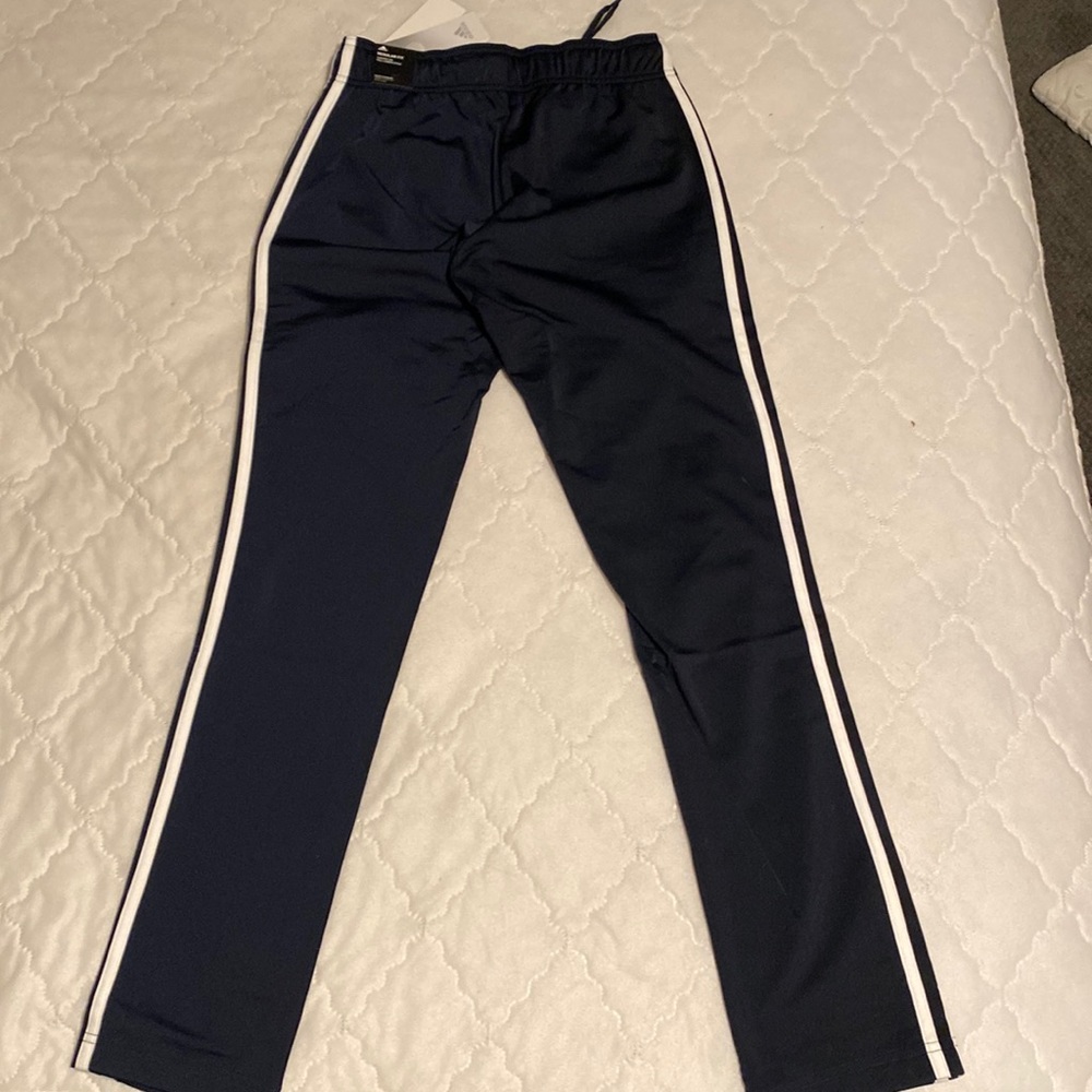 Adidas NWT women’s track pants Sz: XS